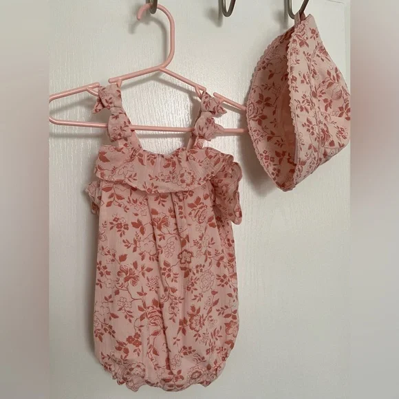 Like new Janie and Jack BABY FLORAL BOW STRAP ROMPER. - Picture 2 of 5